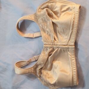 NWT Comfort Choice Front Latch Wireless Bra Champagne Color Size 40 DD